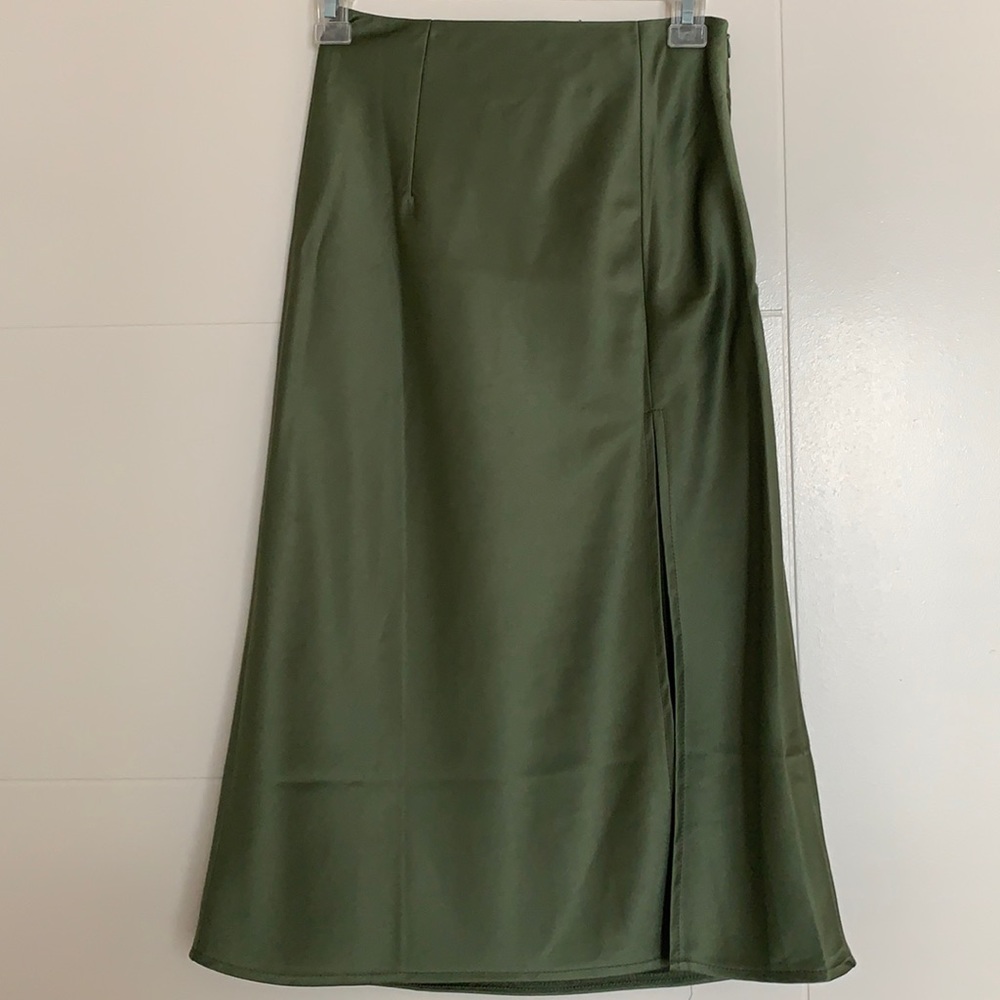 NWT - princess Polly high waisted midi slit skirt